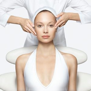 Hámlasztó, tápláló kezelés